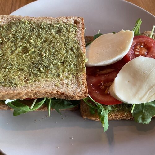 tomate_mozarella_rucola_sandwich